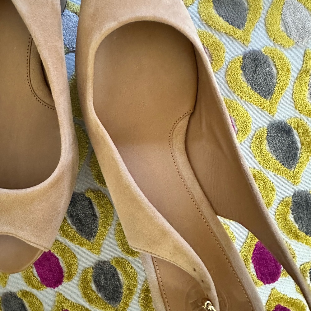 Elegant Tan Women's Pumps